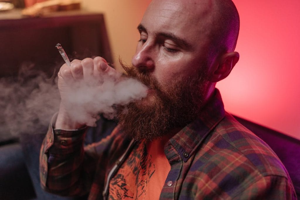 How to Smoke Weed | Daily Marijuana Canada
